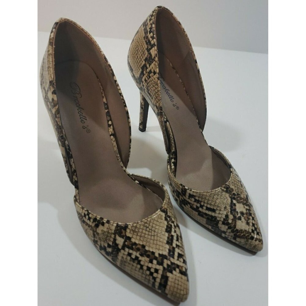 Breckelle's ~Woman Size 8.5M~ Animal Print High Heel Stiletto Shoes.